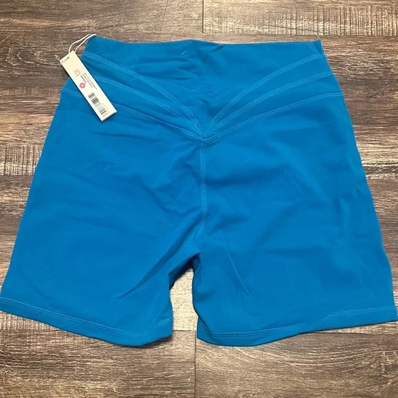 Buffbunny Legacy 4” Women's Shorts in warhead - Picture 2 of 2